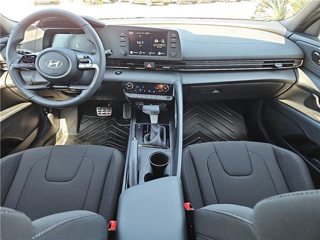2025 Hyundai Elantra SEL - Photo 10