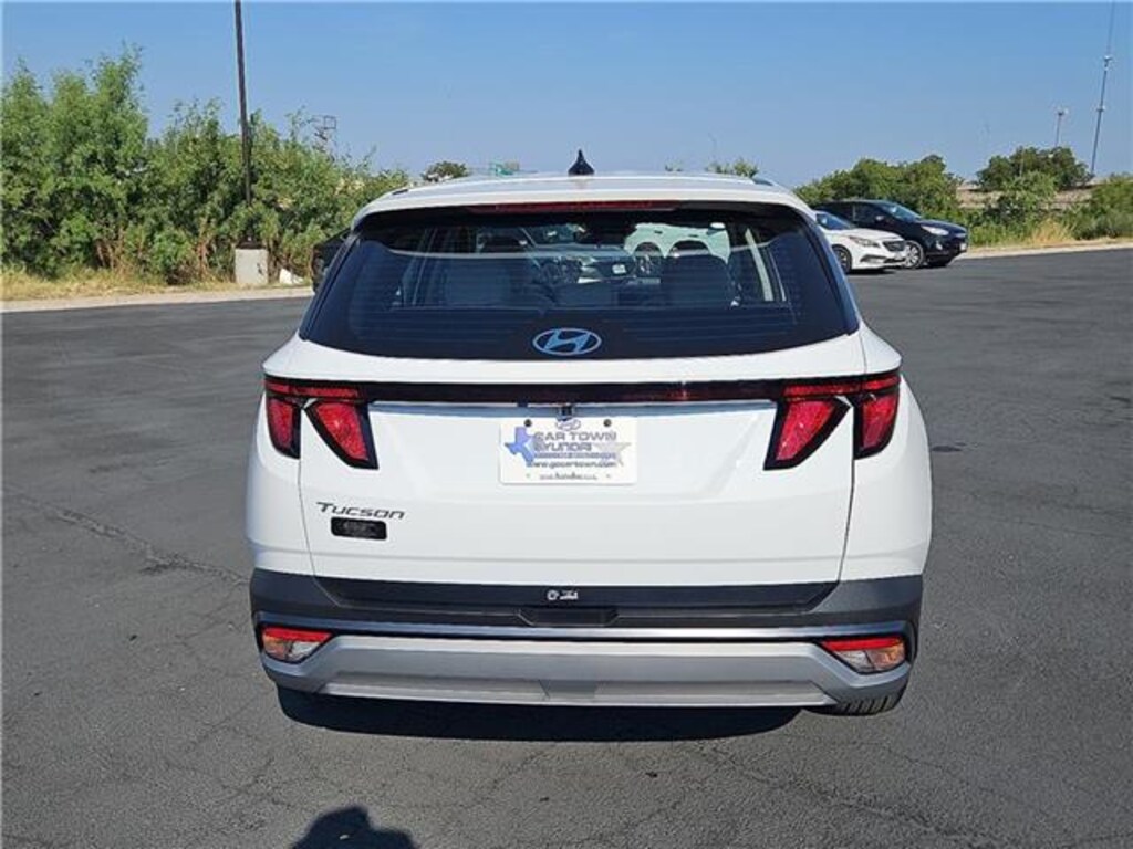 New 2025 Hyundai Tucson SE SUV