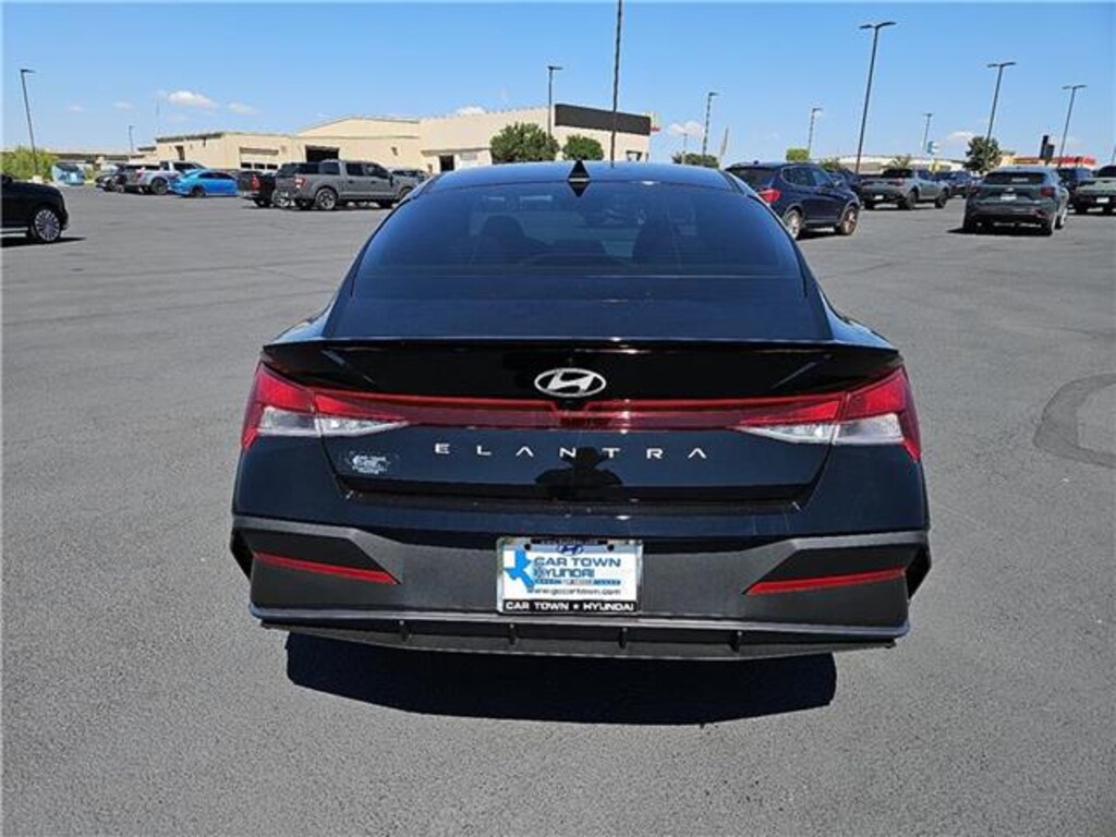 New 2025 Hyundai Elantra SEL Sport Sedan