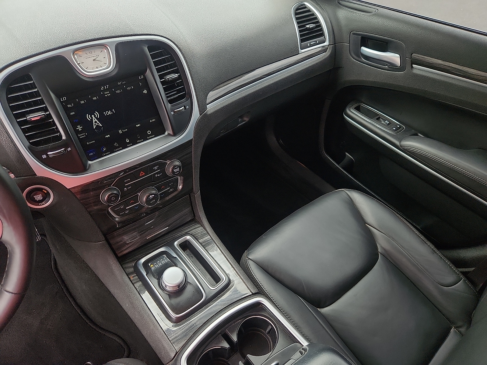 2022 Chrysler 300 Touring L - Photo 20