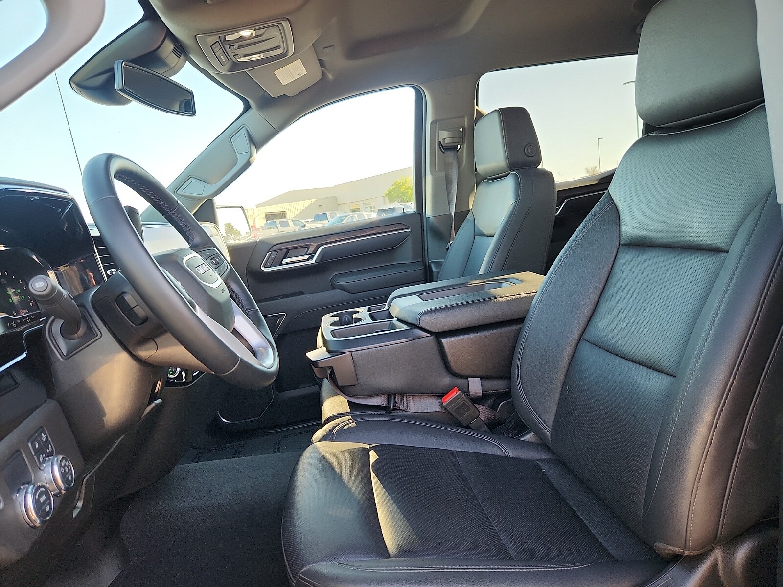 2025 GMC Sierra 1500 SLT - Photo 10