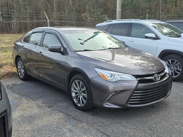 2017 Toyota Camry XLE's photo