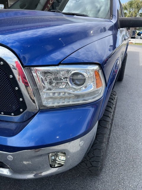 2017 Ram 1500 Laramie photo 2