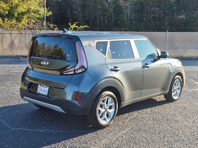 2023 Kia Soul LX S photo 2