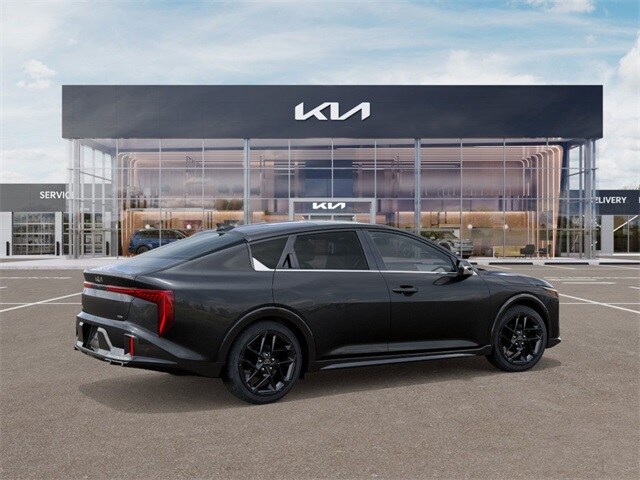 2025 Kia K4 GT-Line Turbo - Photo 6