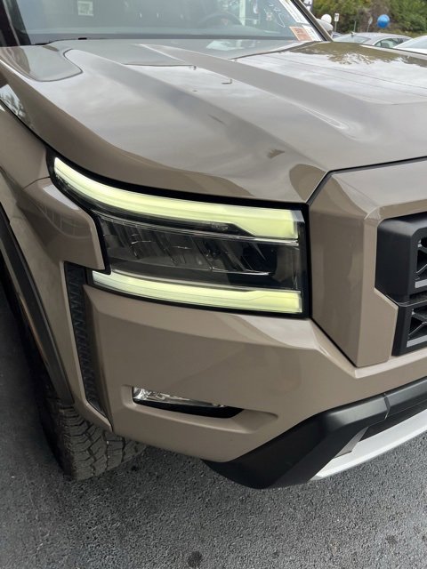 2024 Nissan Frontier PRO-4X photo 2