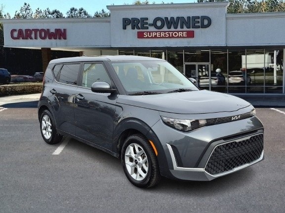 2023 Kia Soul LX's photo