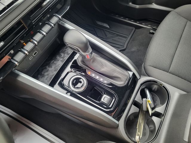 2023 Chevrolet Colorado LT - Photo 16