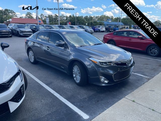 2013 Toyota Avalon Limited Hybrid's photo