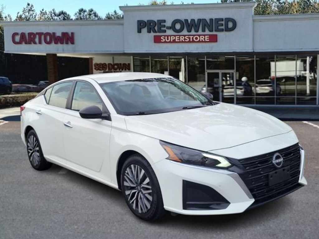 Used 2025 Nissan Altima SV Sedan