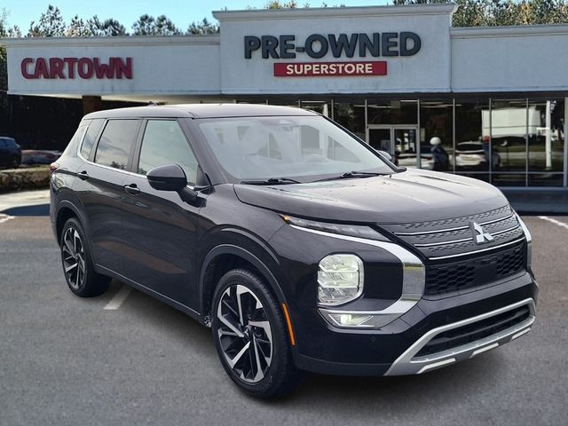 2024 Mitsubishi Outlander SE 2WD's photo