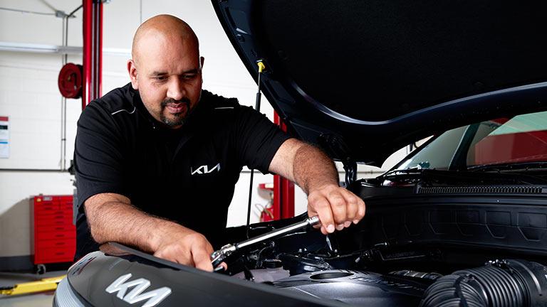 kia%20technician.jpg