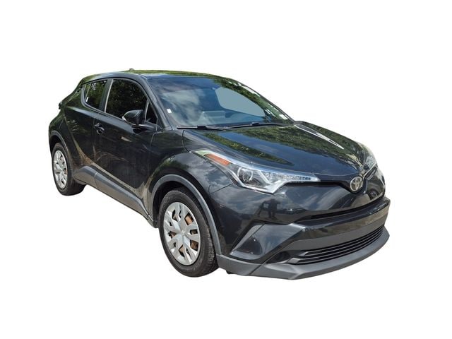 2019 Toyota C-HR LE's photo