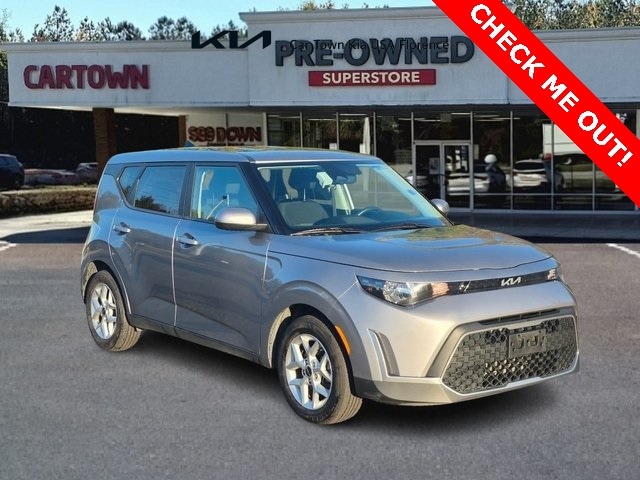 2023 Kia Soul LX's photo