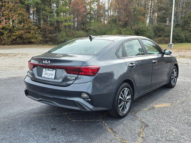 2024 Kia Forte LXS photo 2