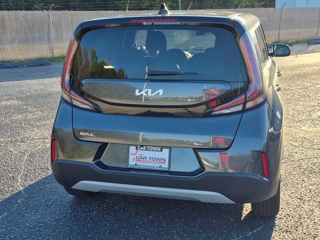 2023 Kia Soul LX S photo 3