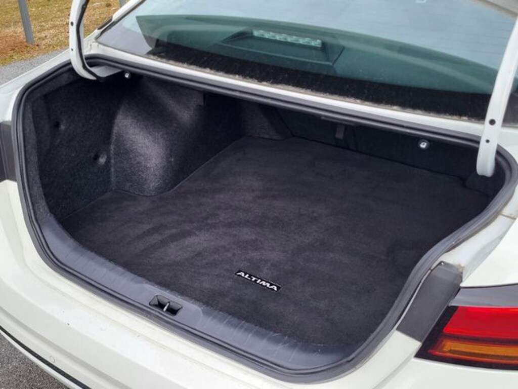 Used 2025 Nissan Altima SV Sedan