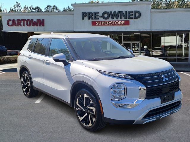 2024 Mitsubishi Outlander SE 2WD's photo