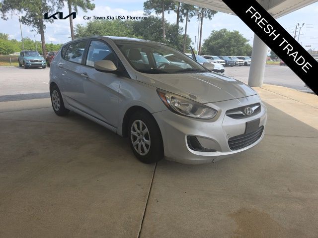2012 Hyundai Accent GS 5-Door 6-Speed Automatic's photo