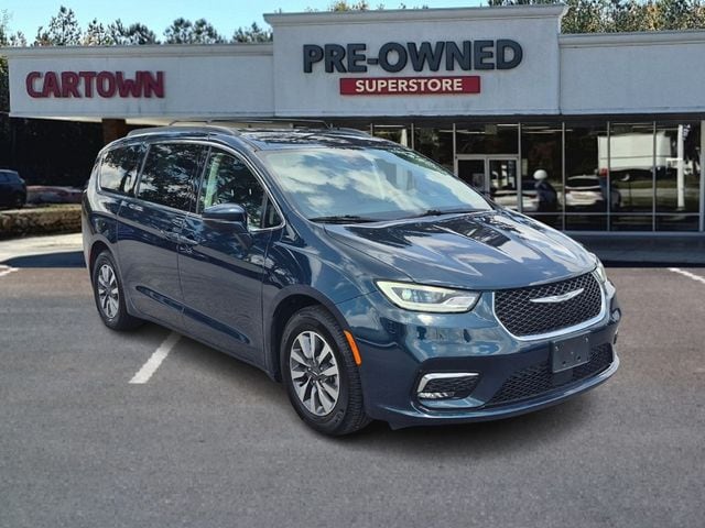 2022 Chrysler Pacifica Hybrid Touring L Hybrid's photo