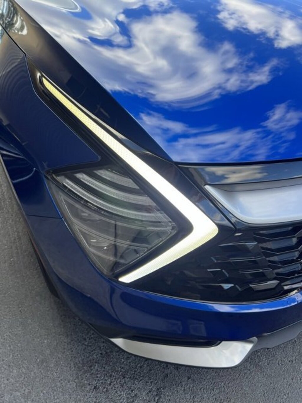 Used 2025 Kia Sportage EX SUV