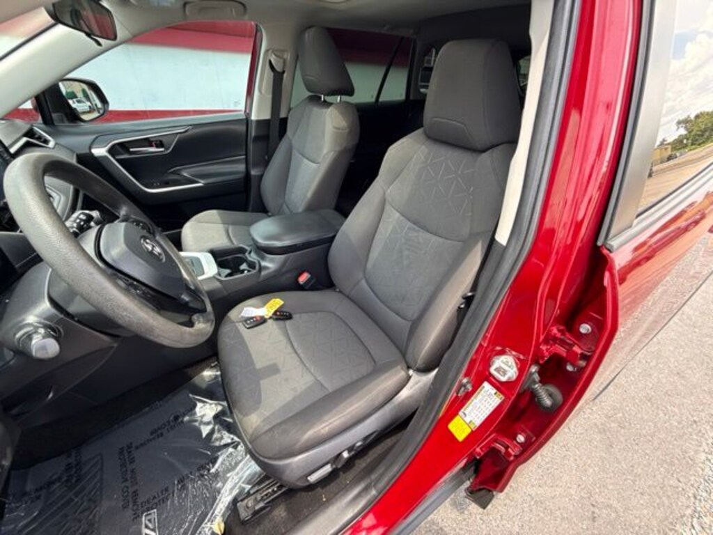 Used 2021 Toyota RAV4 XLE SUV