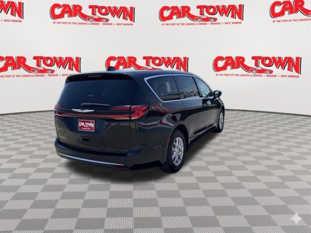 Used 2024 Chrysler Pacifica Touring L Van Passenger Van