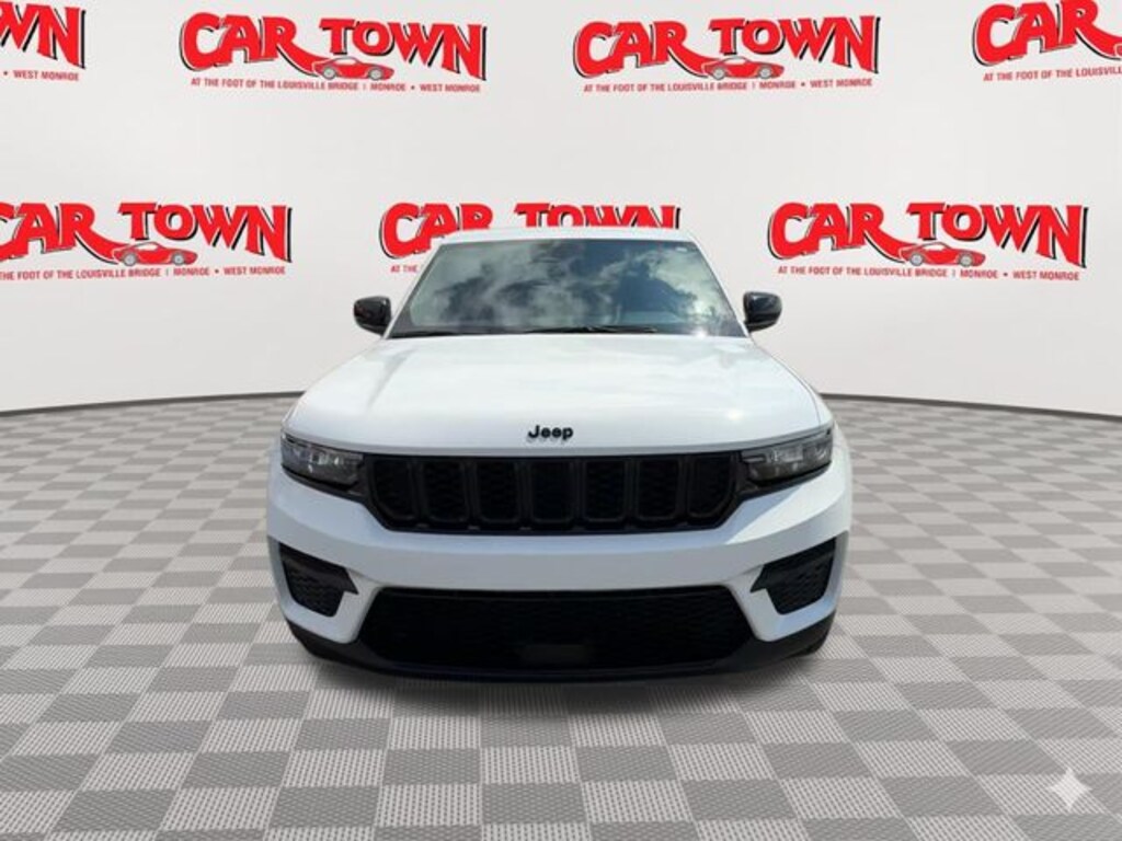 Used 2025 Jeep Grand Cherokee Laredo SUV