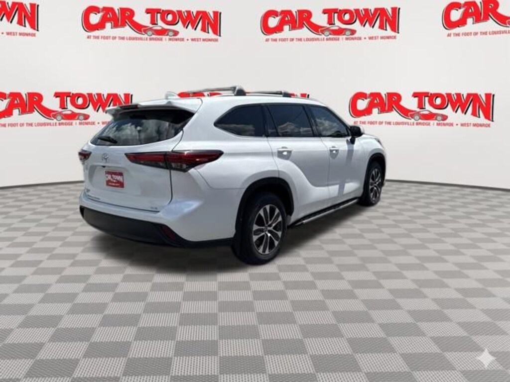 Used 2022 Toyota Highlander XLE SUV