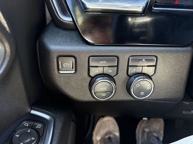 2024 Chevrolet Silverado 1500 LT - Photo 19