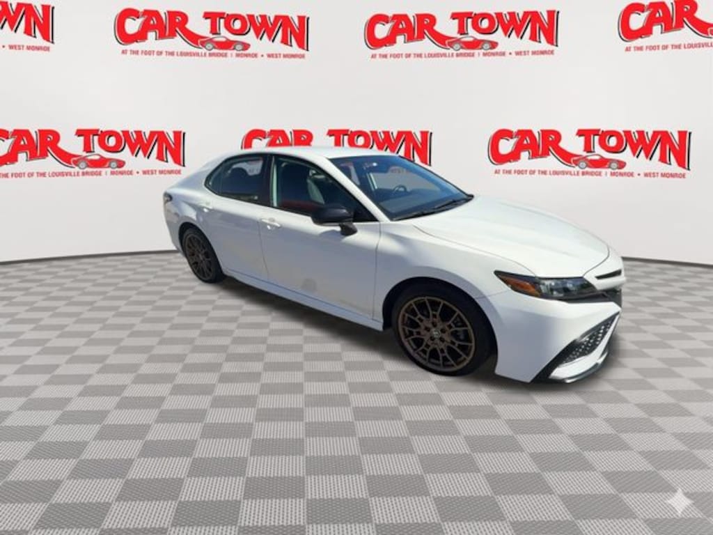 Used 2024 Toyota Camry SE Sedan