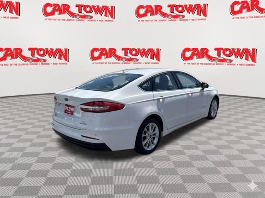 Used 2019 Ford Fusion Hybrid SE Sedan