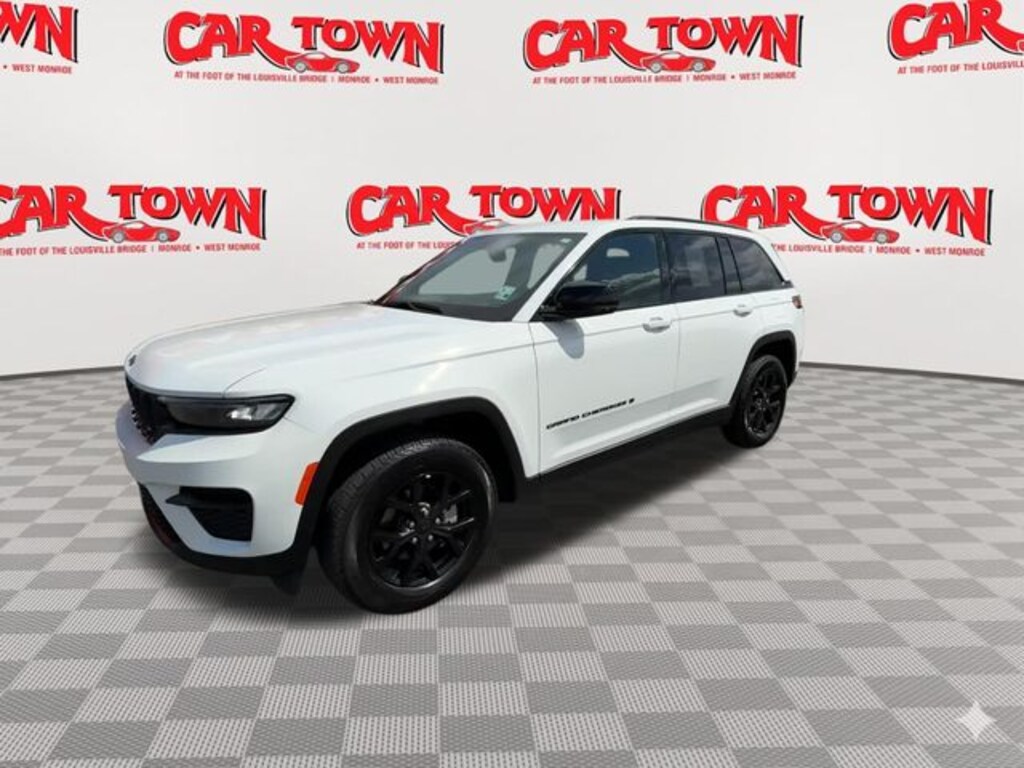 Used 2025 Jeep Grand Cherokee Laredo SUV