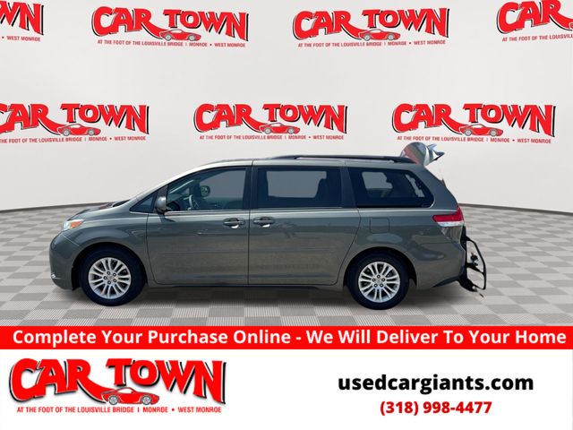 2012 Toyota Sienna XLE V6 7-Passenger Access Seat's photo