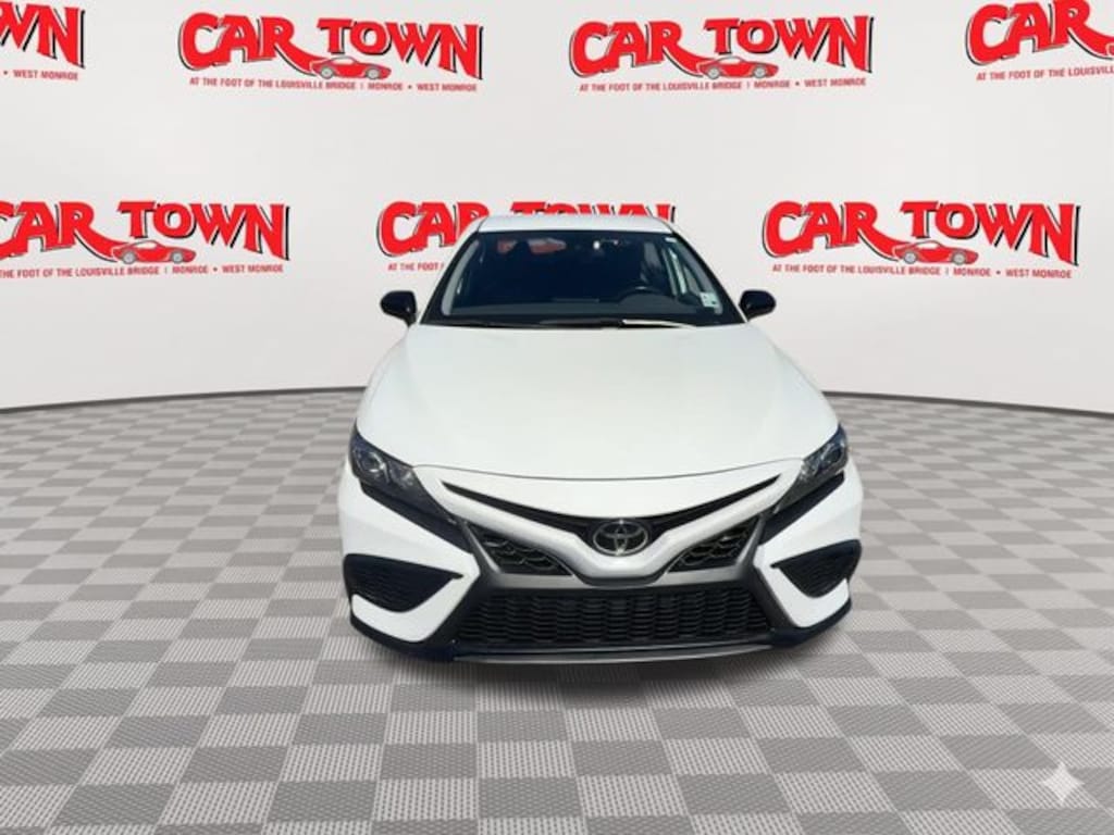 Used 2024 Toyota Camry SE Sedan