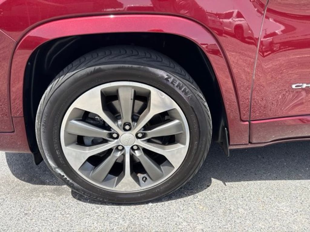 Used 2019 Jeep Cherokee Overland SUV
