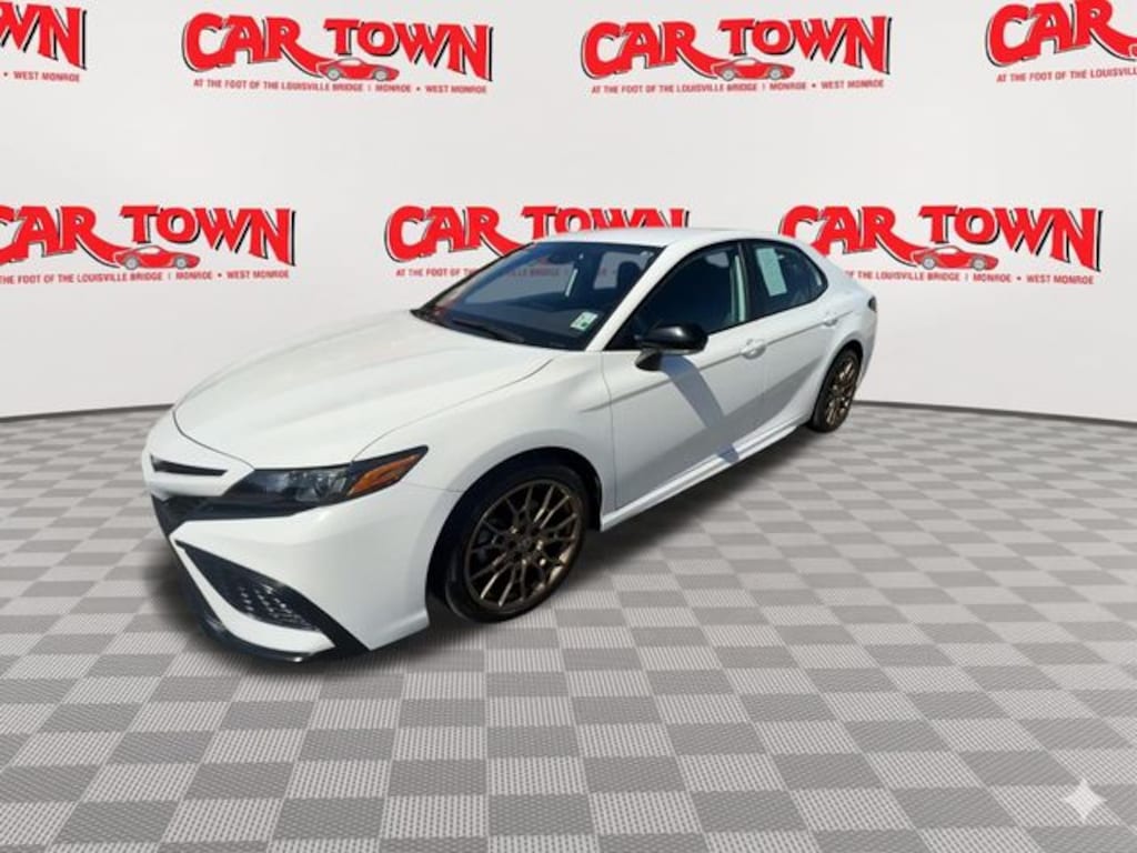 Used 2024 Toyota Camry SE Sedan