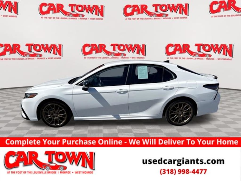 Used 2024 Toyota Camry SE Sedan