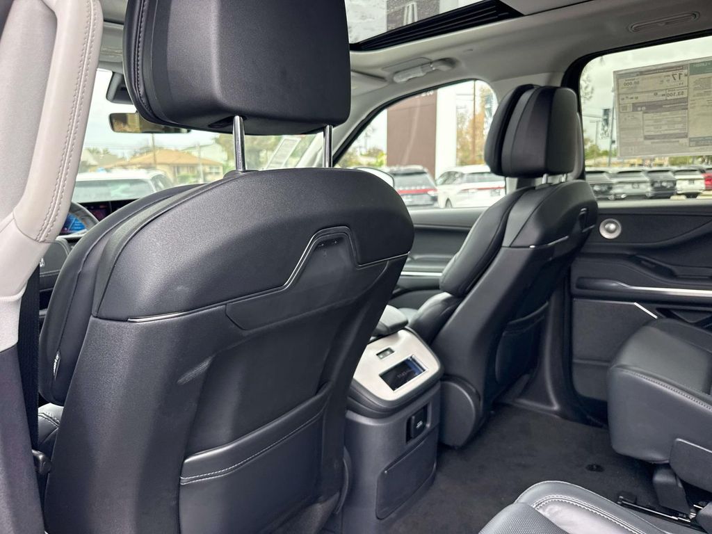2025 Lincoln Navigator Reserve - Photo 11
