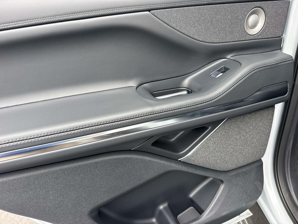 2025 Lincoln Navigator Reserve - Photo 8