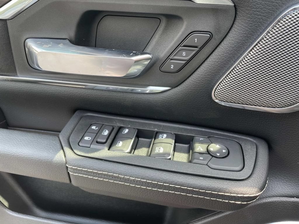 2025 RAM 1500 Laramie - Photo 12