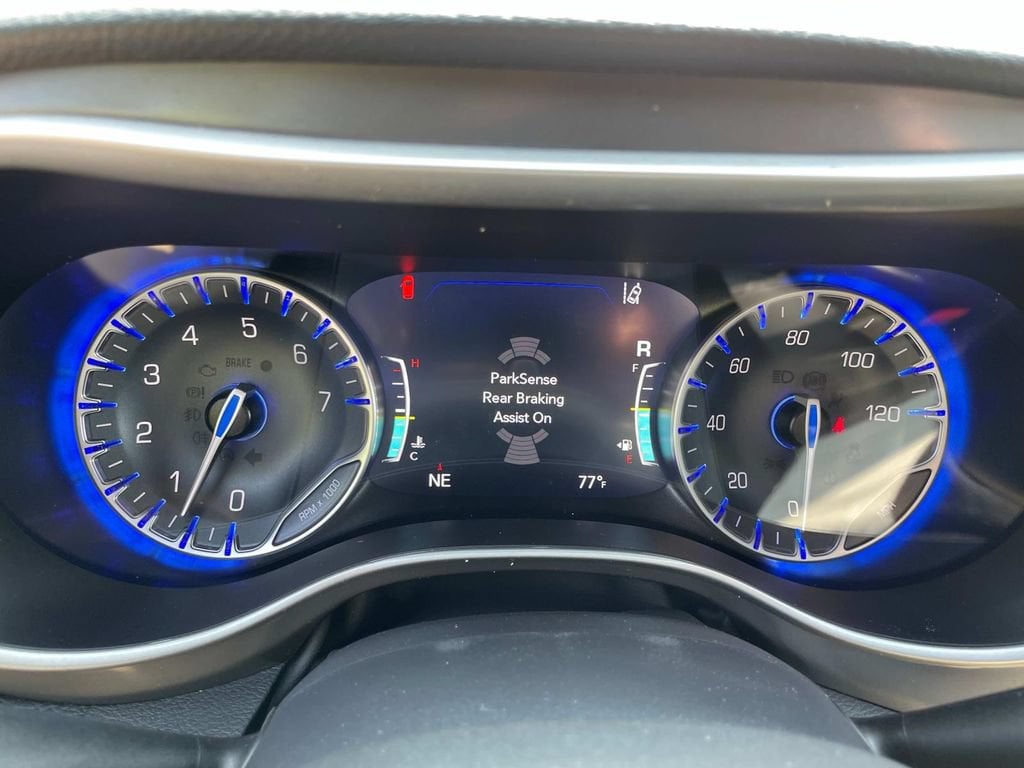 2025 Chrysler Pacifica Select - Photo 13