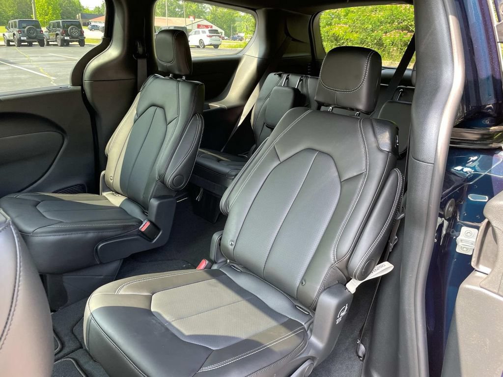2025 Chrysler Pacifica Select - Photo 7