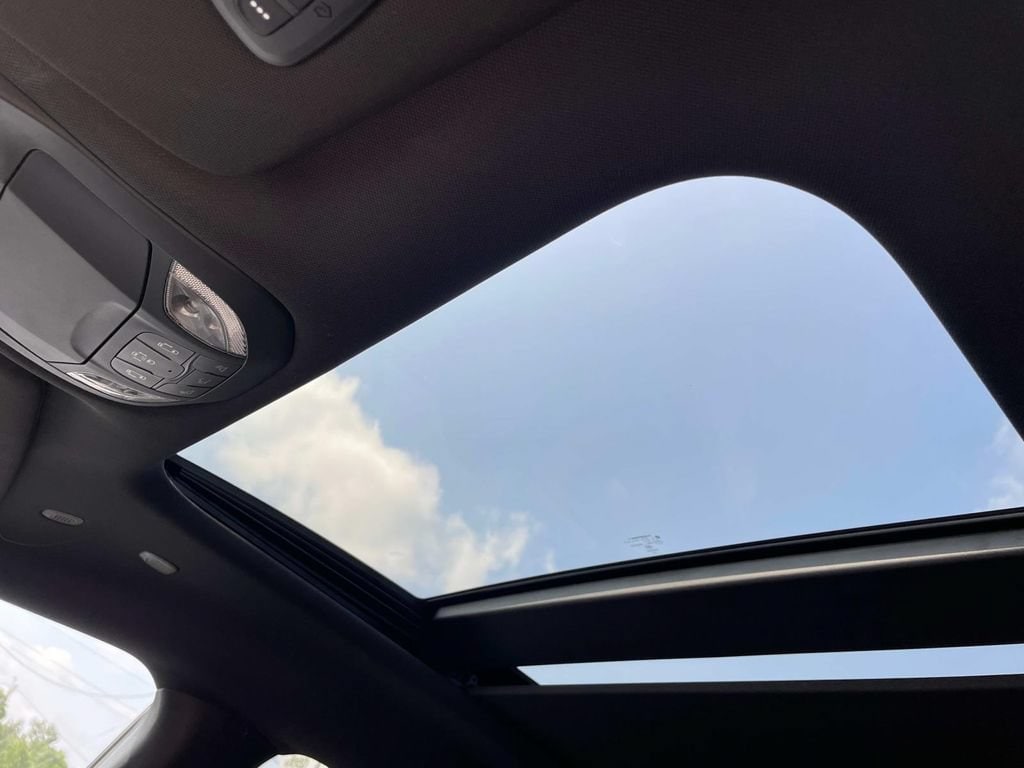 2025 Chrysler Pacifica Select - Photo 14