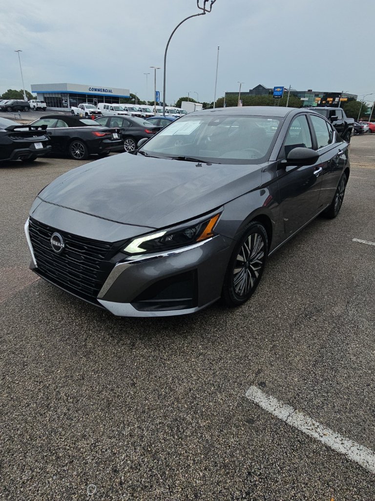 Used 2024 Nissan Altima 2.5 SV Sedan