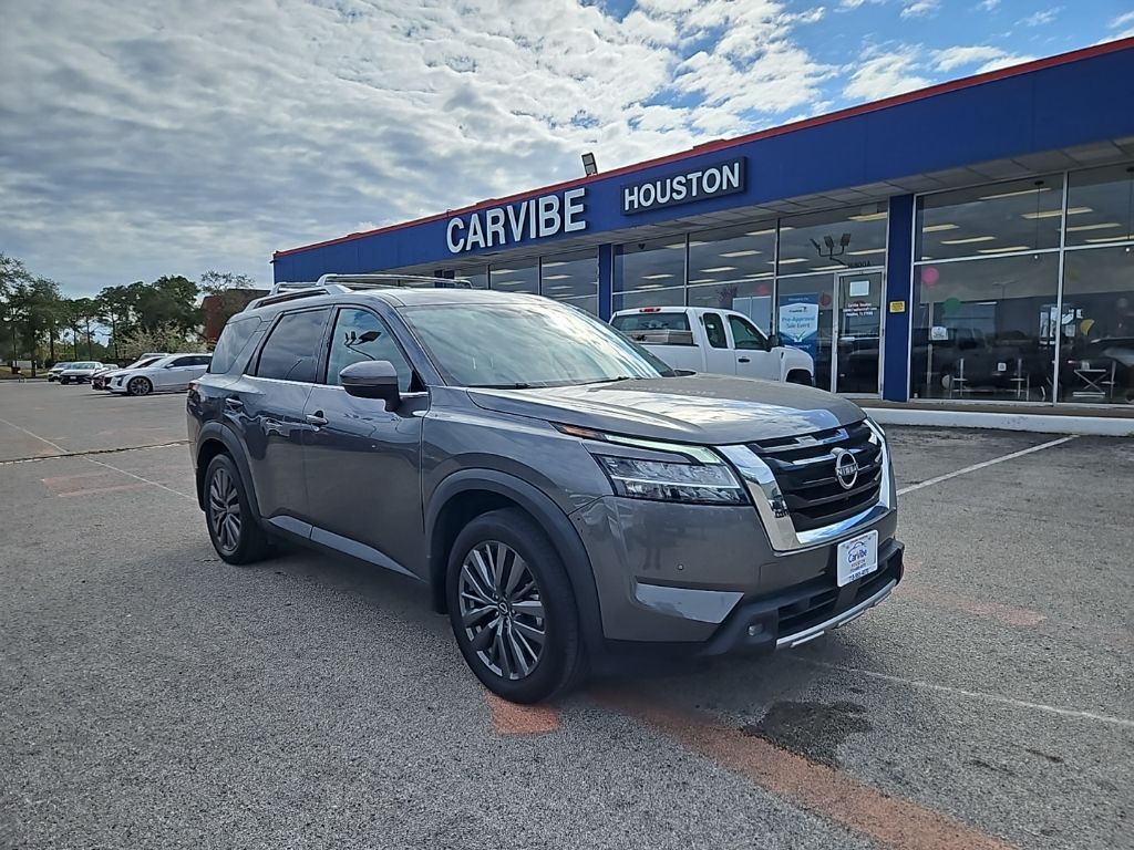 2022 Nissan Pathfinder SL's photo