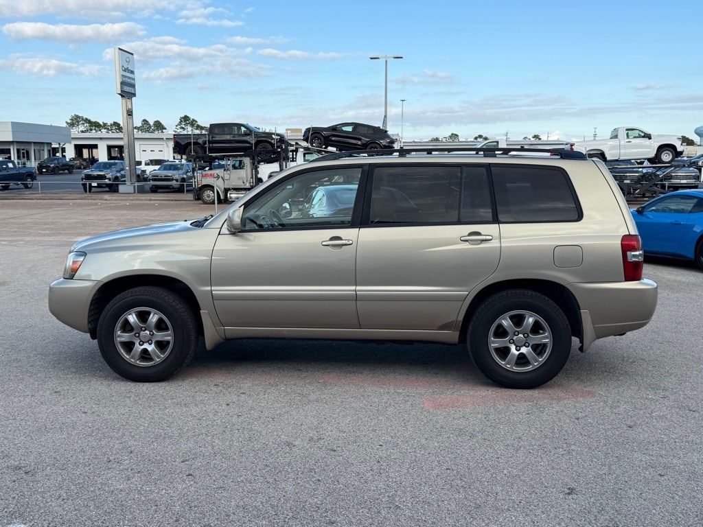 Used 2005 Toyota Highlander V6 SUV
