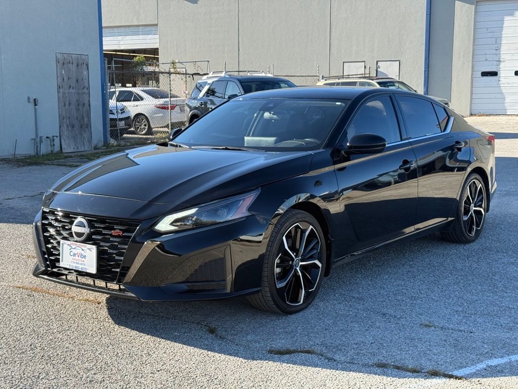 Used 2024 Nissan Altima 2.5 SR Sedan