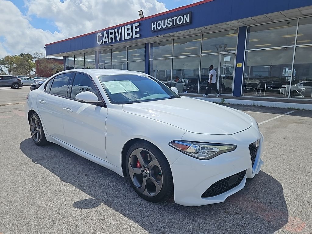 2018 Alfa Romeo Giulia Sport