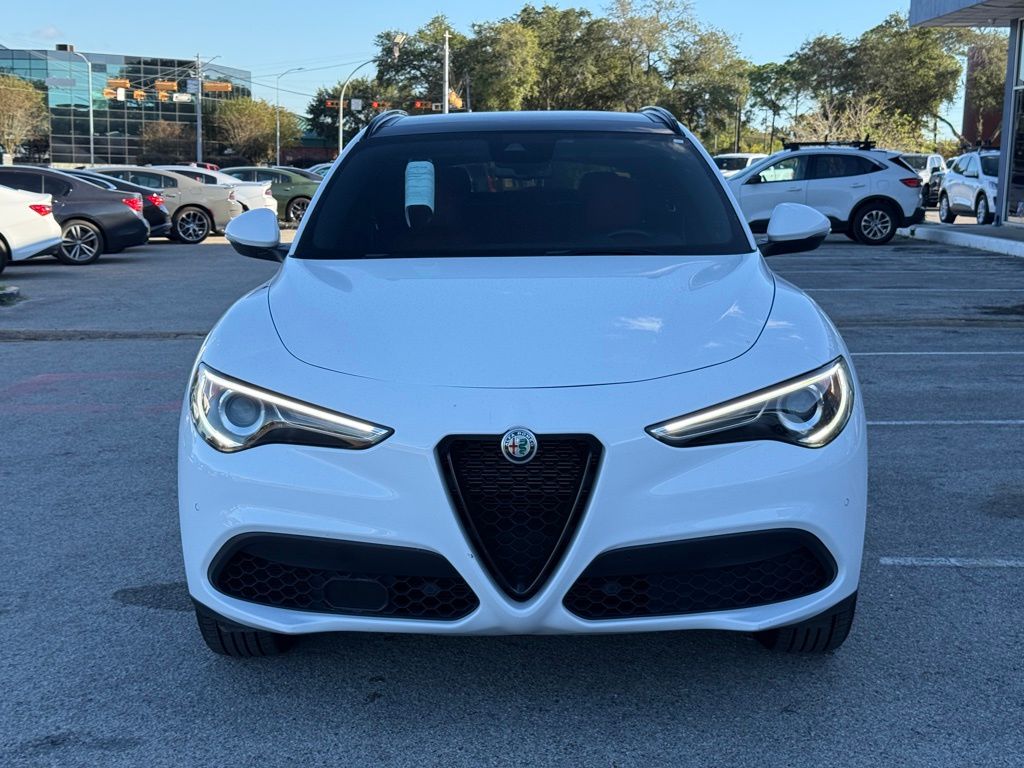 2022 Alfa Romeo Stelvio Sprint photo 2